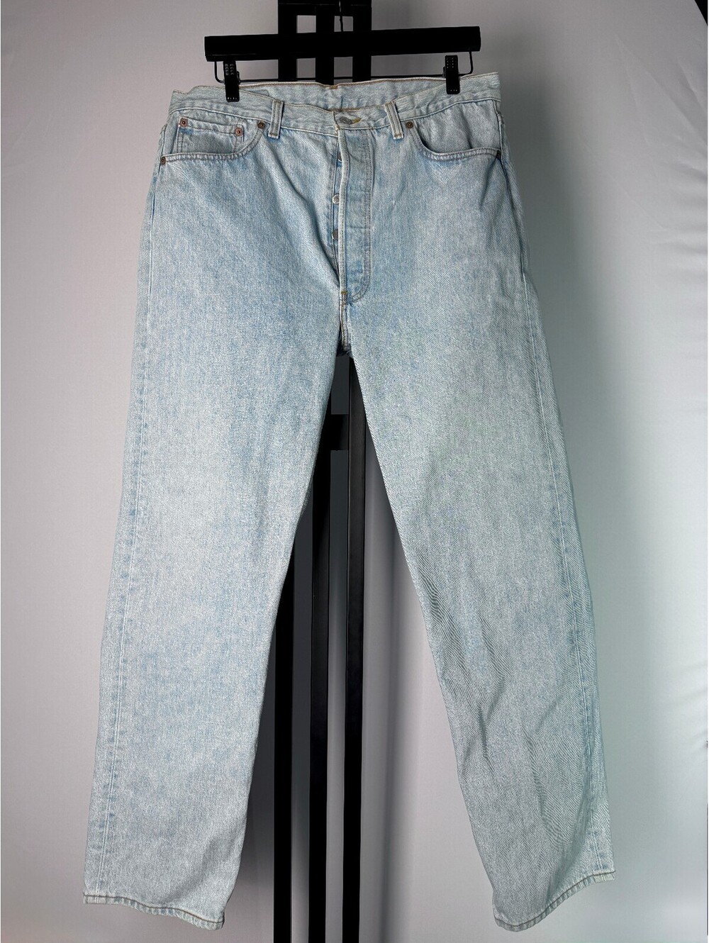 Vintage Levi's 501 Jeans Mens 38x32 Light Stonewash Straight Leg Made in USA 90s